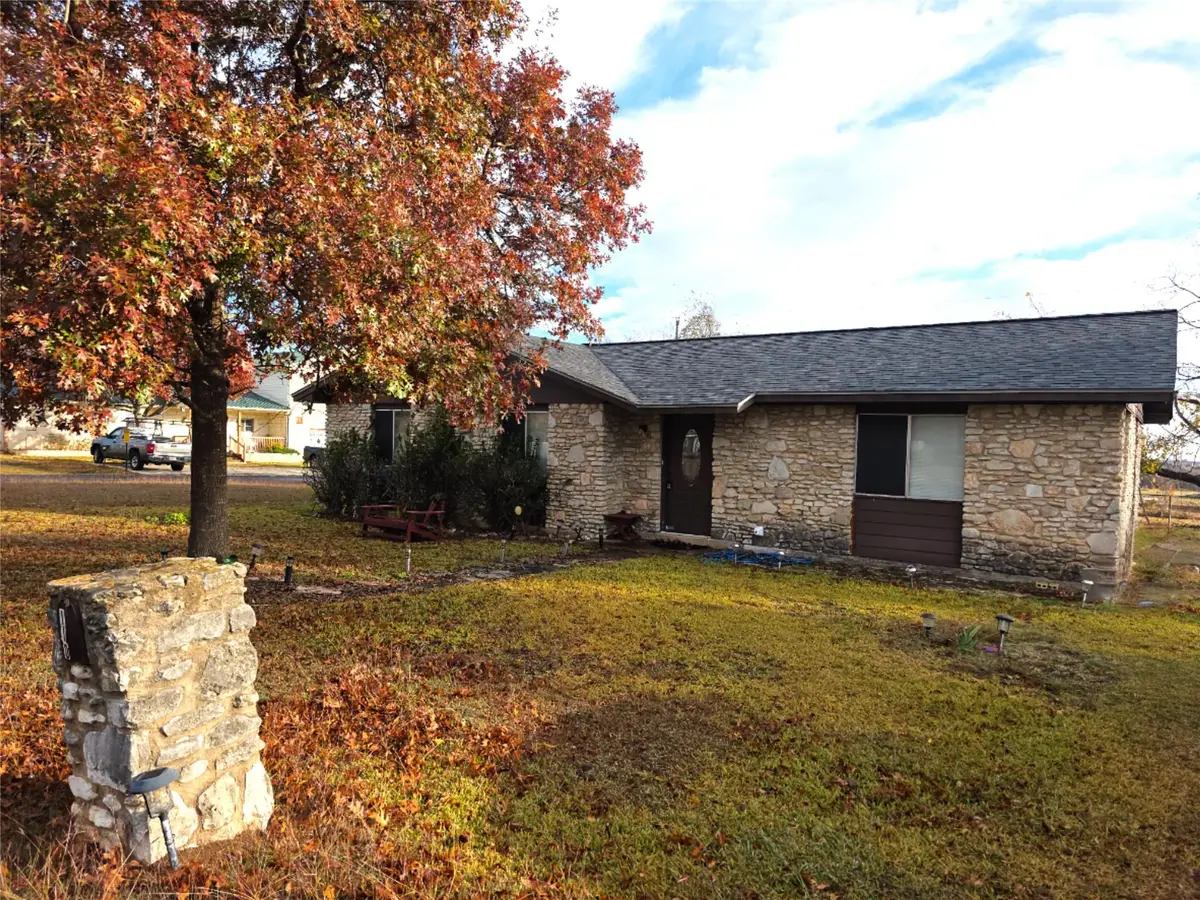 110 Cloverdale Ln, Georgetown, TX 78626 - Image #1