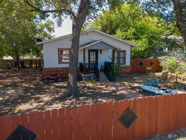 806 E 4th St, Georgetown, TX 78626