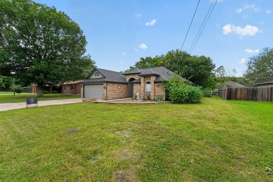 102 Hummingbird Ln, Lockhart, TX 78644 - #3