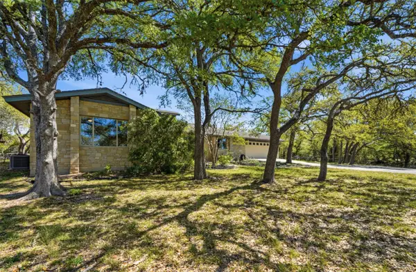 1041 Hidden Hills Hls, Dripping Springs, TX 78620