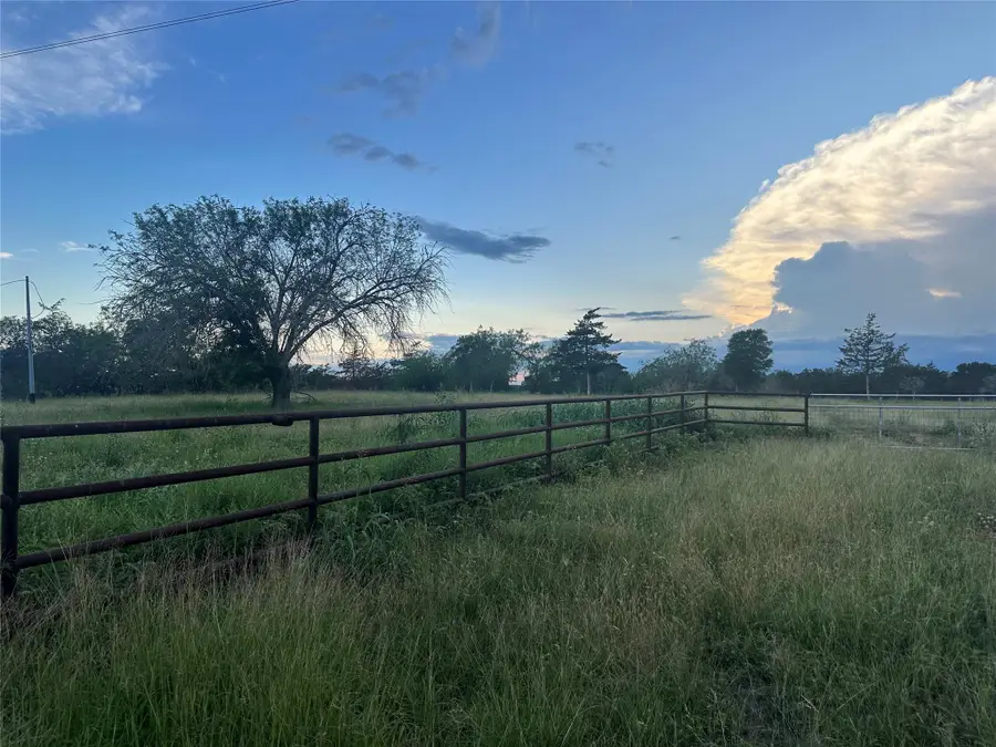 1403 Armstrong Derry Rd, Waelder, TX 78959 - #2