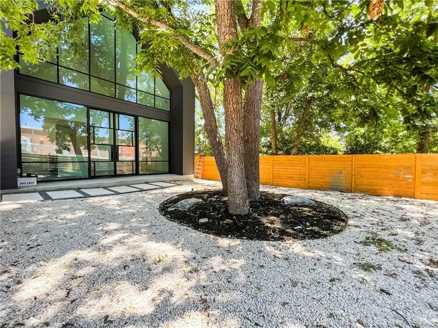 2604 Oaklawn Ave #2, Austin, TX 78722 - #2