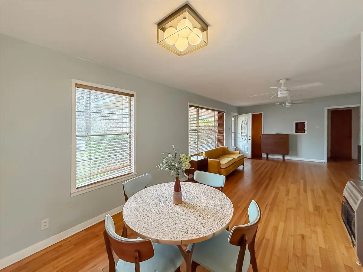 729 N Main St, Lexington, TX 78947 - Image #1