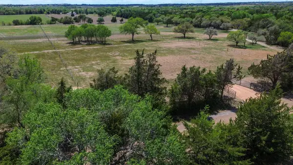2112 (Tract #4) Baca Loop, Flatonia, TX 78941