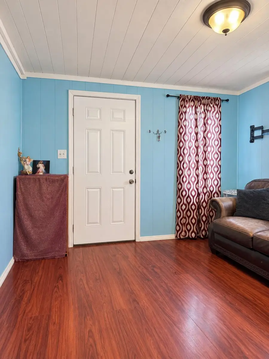 1108 NE Water St, Victoria, TX 77901 - #2
