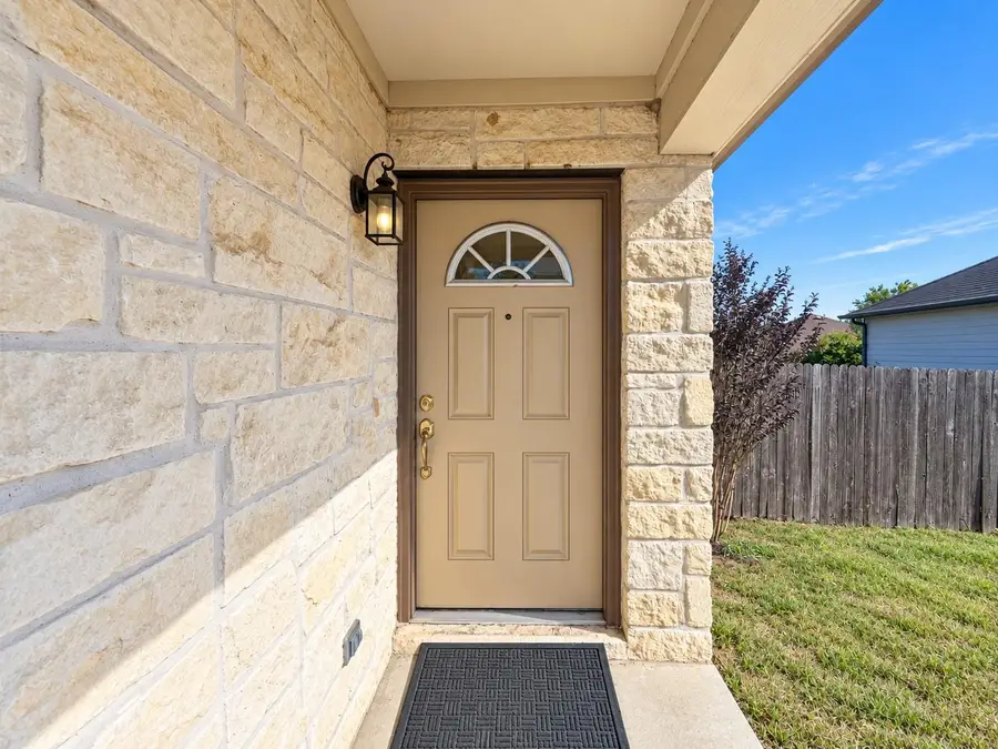 230 New Country Rd, Kyle, TX 78640 - #2