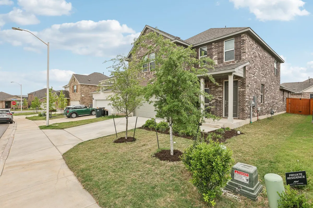 204 Swinging H Ln, Georgetown, TX 78633 - #1