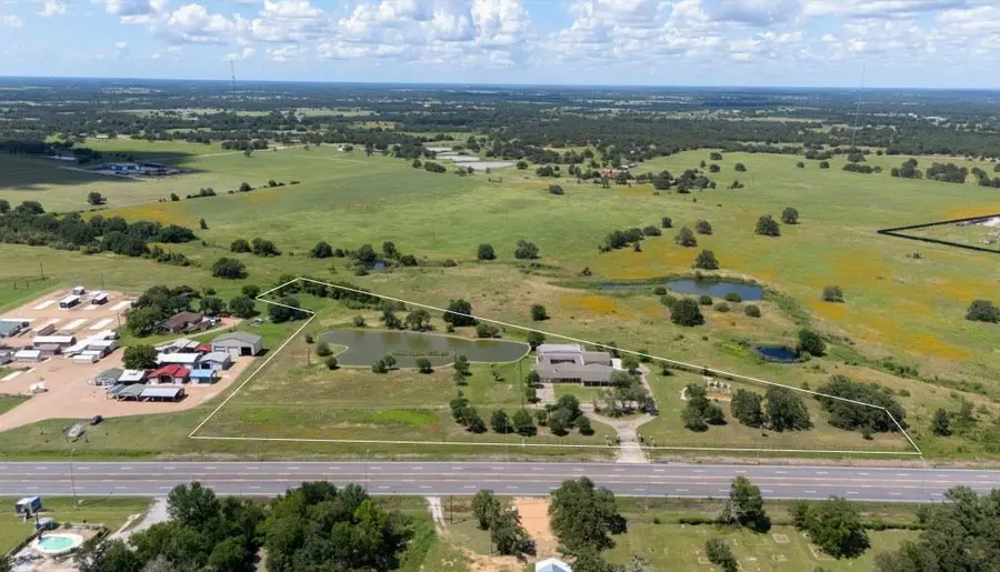3345 E Austin St, Giddings, TX 78942 - #3
