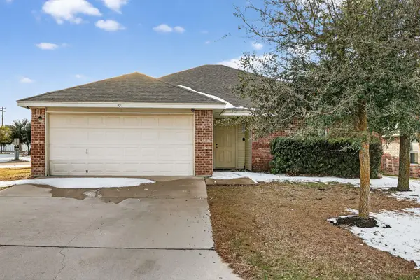 101 Soapstone Dr, Jarrell, TX 76537