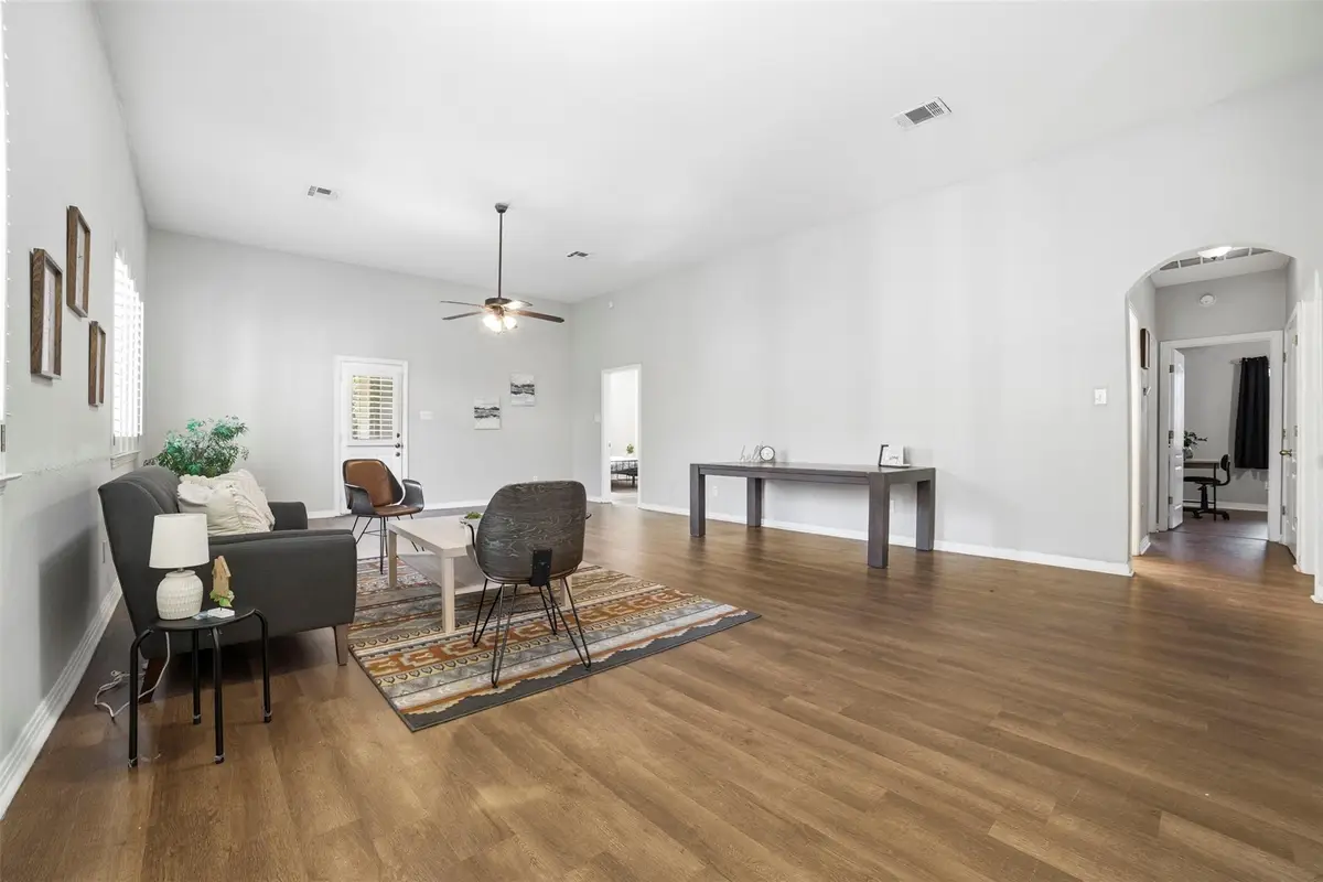 409 E Austin Ave, Round Rock, TX 78664 - Image #1