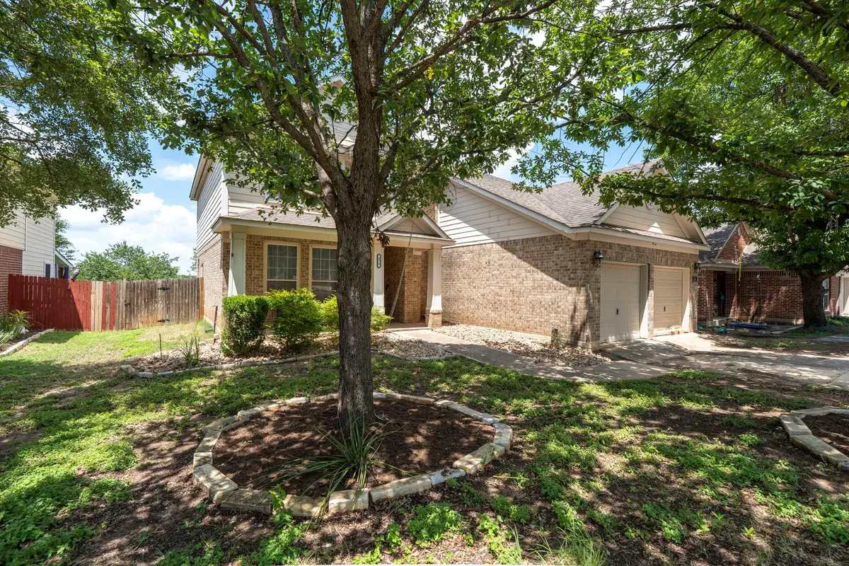 454 Fall Cir, Kyle, TX 78640 - #1