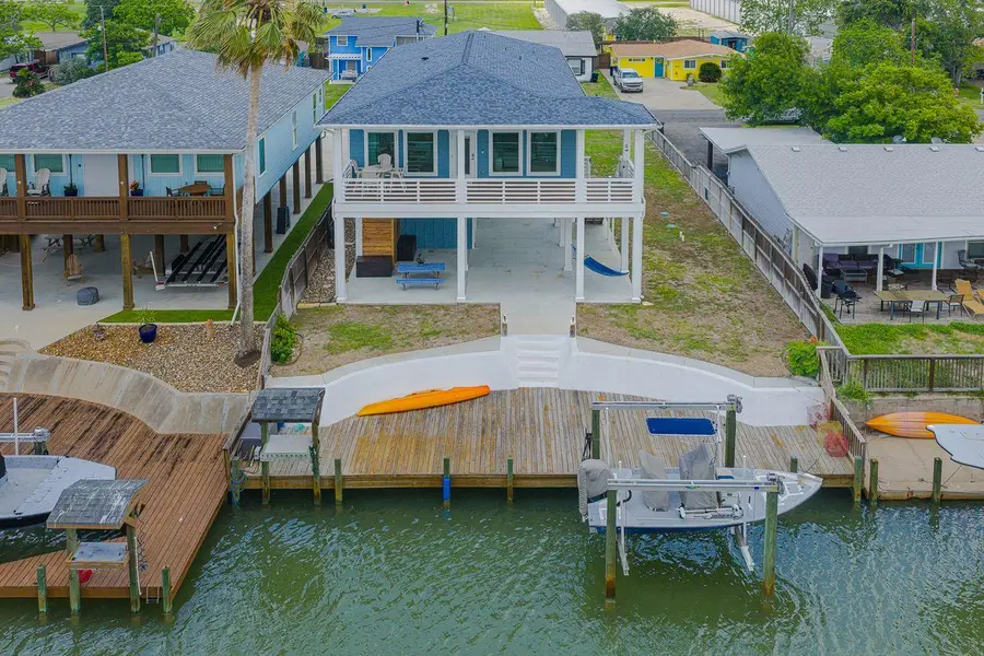 125 Port Ave, Rockport, TX 78382 - #2