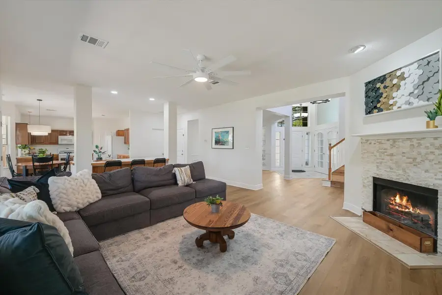 806 Mountain View Dr, Pflugerville, TX 78660 - #3