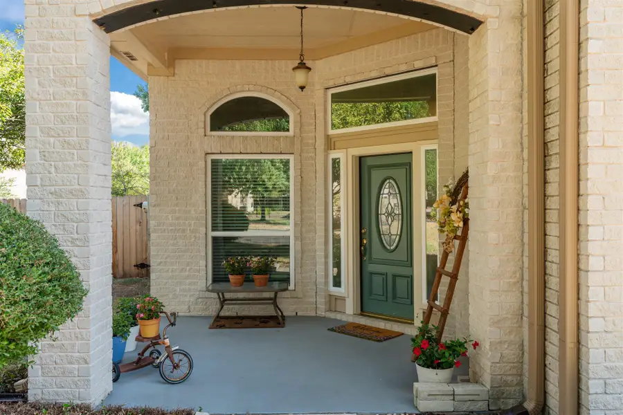 103 E Oxford Dr, Pflugerville, TX 78660 - Image #2