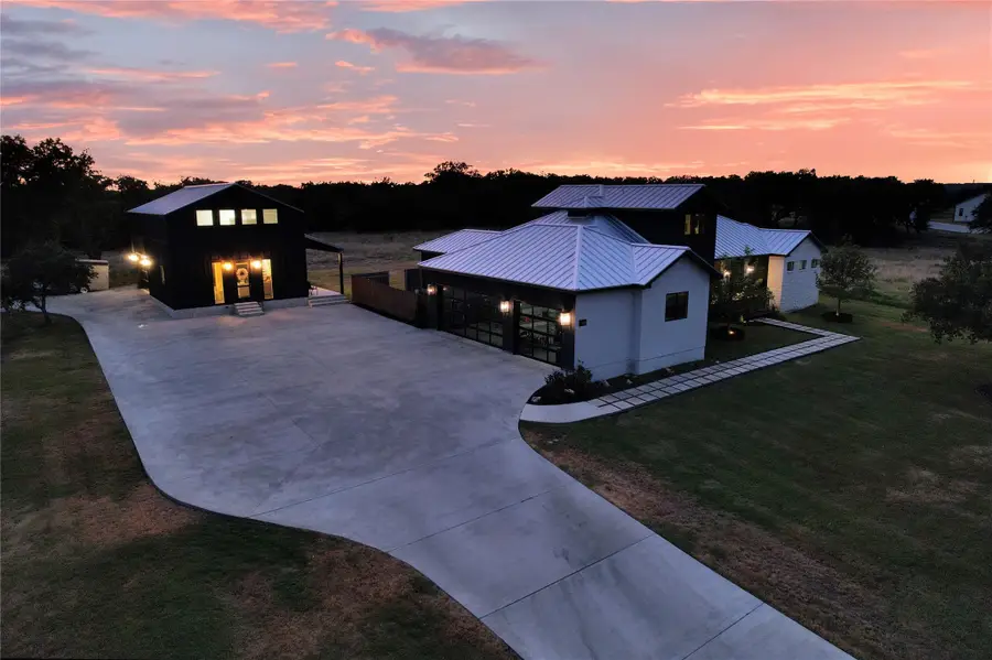 150 Wandering Oak Cir, Burnet, TX 78611 - Image #2