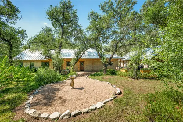 220 Meadowview Dr, Wimberley, TX 78676