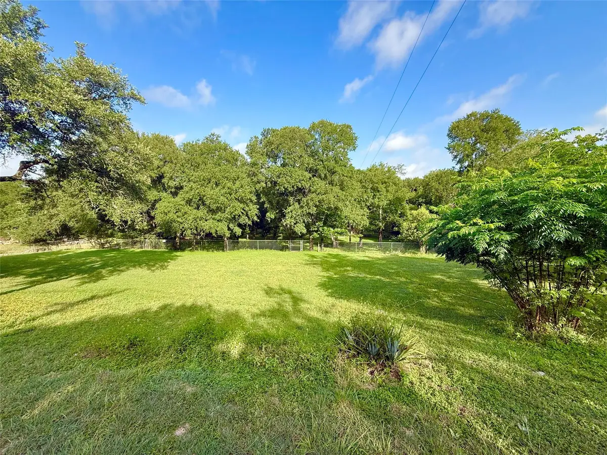909 Center Cir, Salado, TX 76571 - #1