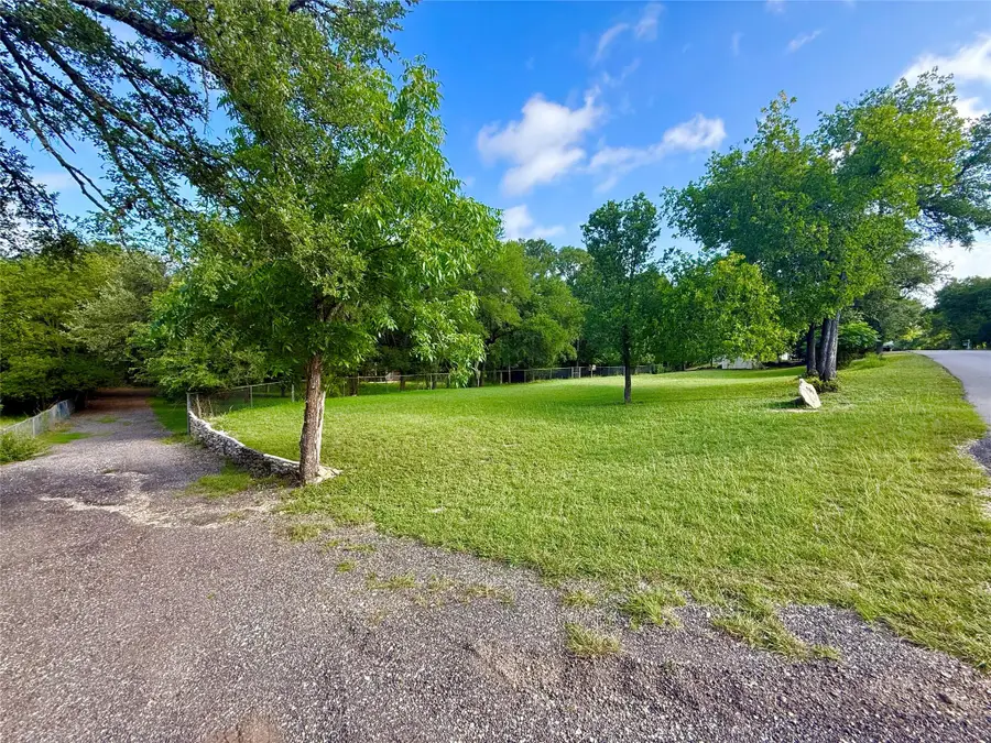 909 Center Cir, Salado, TX 76571 - #3