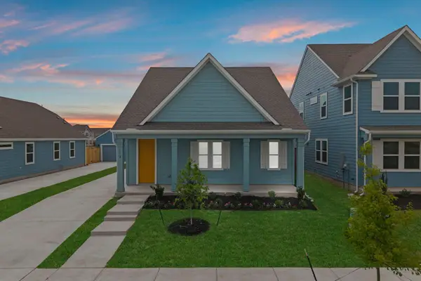 112 Cherry Blossom Ln, Taylor, TX 76574