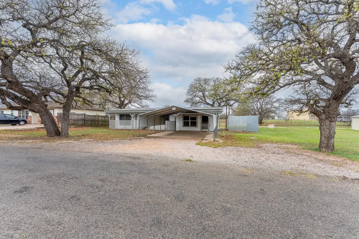 439 Elm Dr, Kingsland, TX 78639 - #1