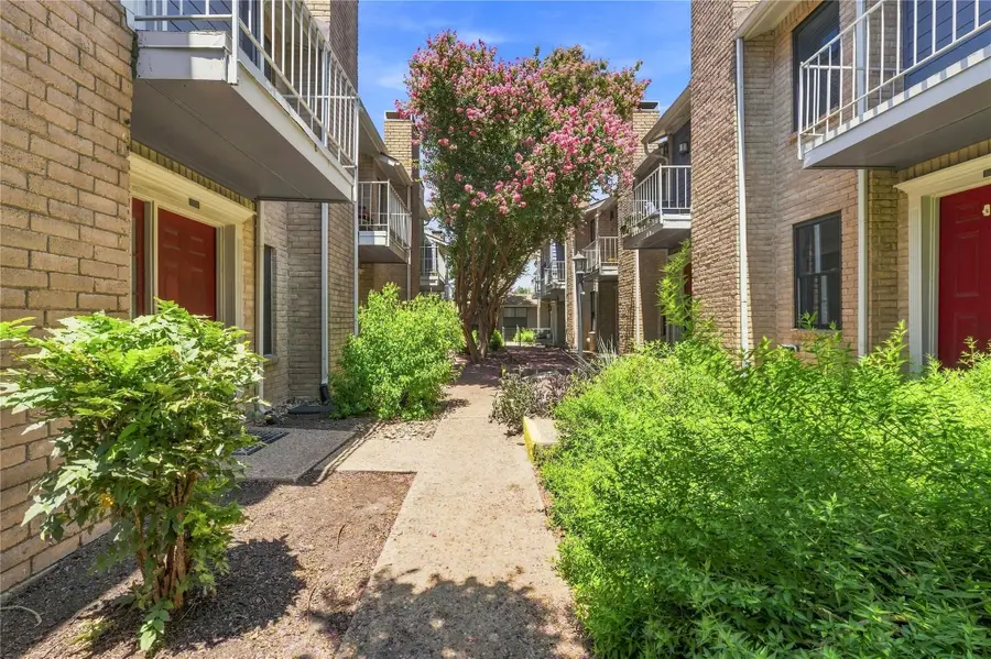818 Banister Ln, Austin, TX 78704 - #2