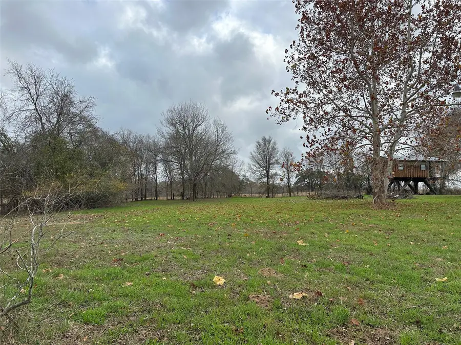 429 Hidden Shores Rd, Smithville, TX 78957 - Image #2