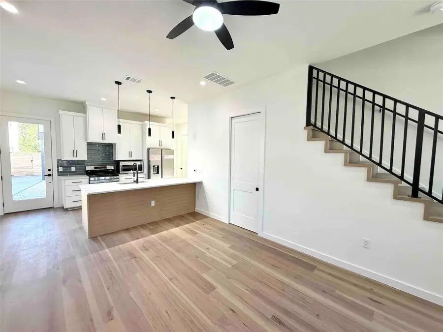 6809 Porter St #A, Austin, TX 78741 - Image #2