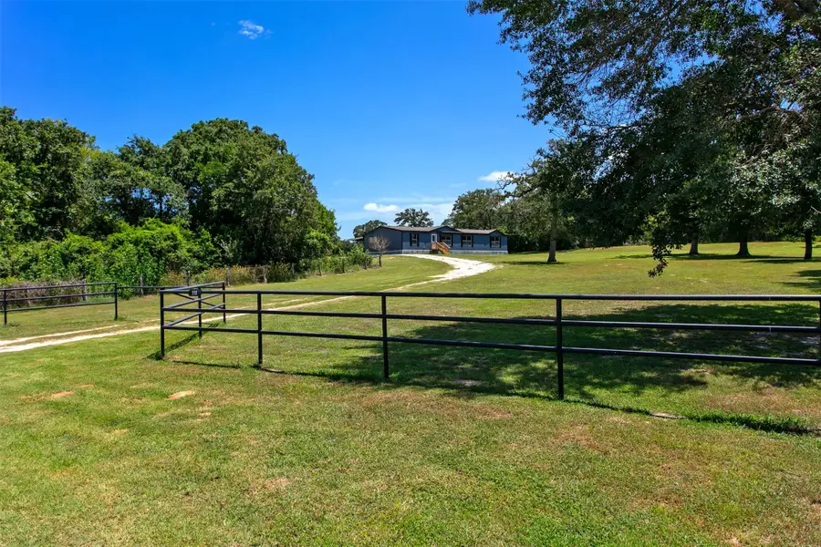 118 Yaupon Drive, Caldwell, TX 77836 - Image #2