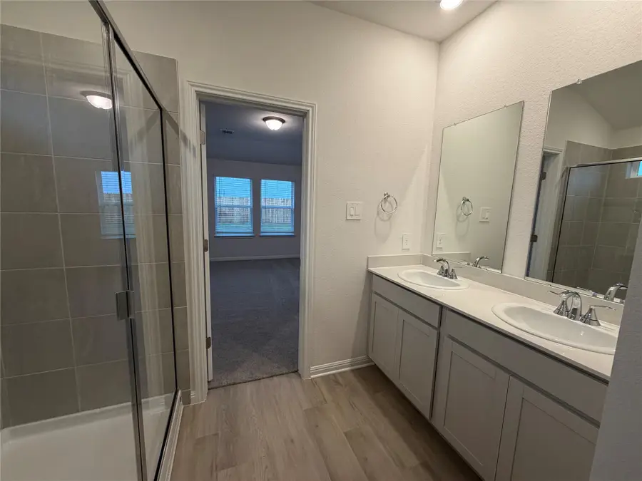 100 Honey Bee Rd, Jarrell, TX 76537 - #2