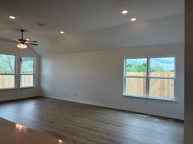 213 Greinert Dr, Taylor, TX 76574 - #3