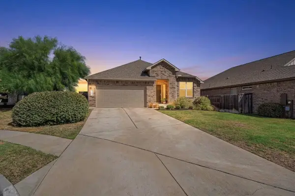 102 Patrick Herndon Dr, Bastrop, TX 78602