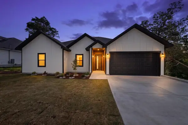 137 N Pohakea Dr, Bastrop, TX 78602
