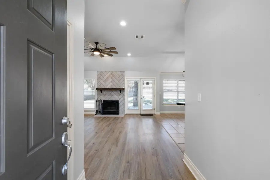 705 Trochta St, El Campo, TX 77437 - Image #2