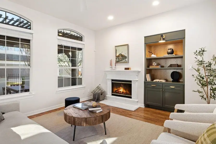 3823 Gaines Ct, Austin, TX 78735 - Image #2