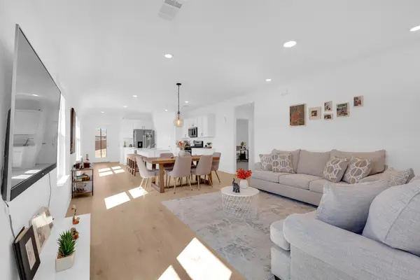 668 Lake Sweetwater Ln, Buda, TX 78610