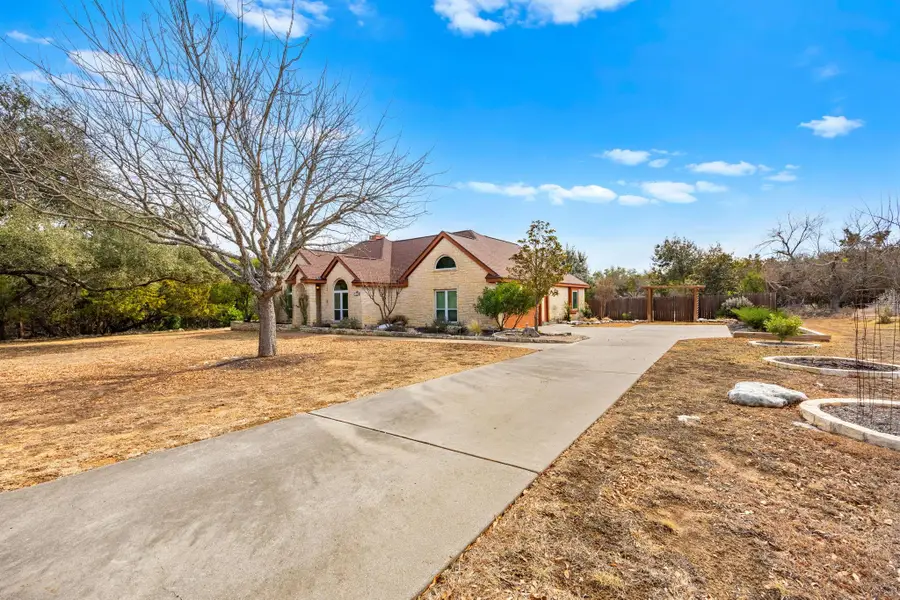 1011 Fountainwood Dr, Georgetown, TX 78633 - Image #2