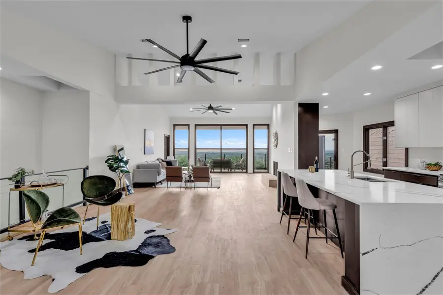 112 Paragon Ct, Lakeway, TX 78734 - Image #2