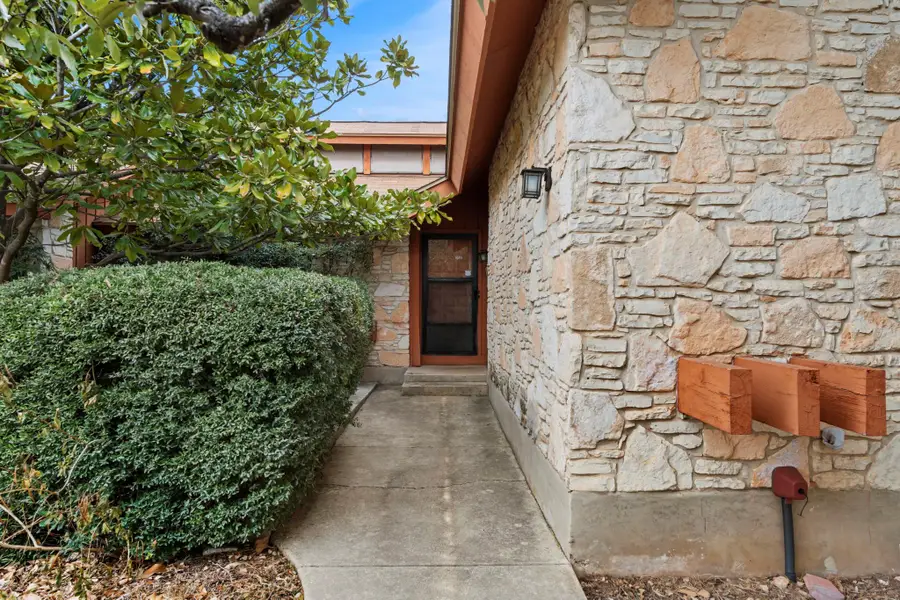 4503 Black Walnut Woods St, San Antonio, TX 78249 - Image #3