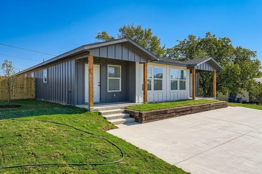109 Fisher St #A & B, Elgin, TX 78621 - #2