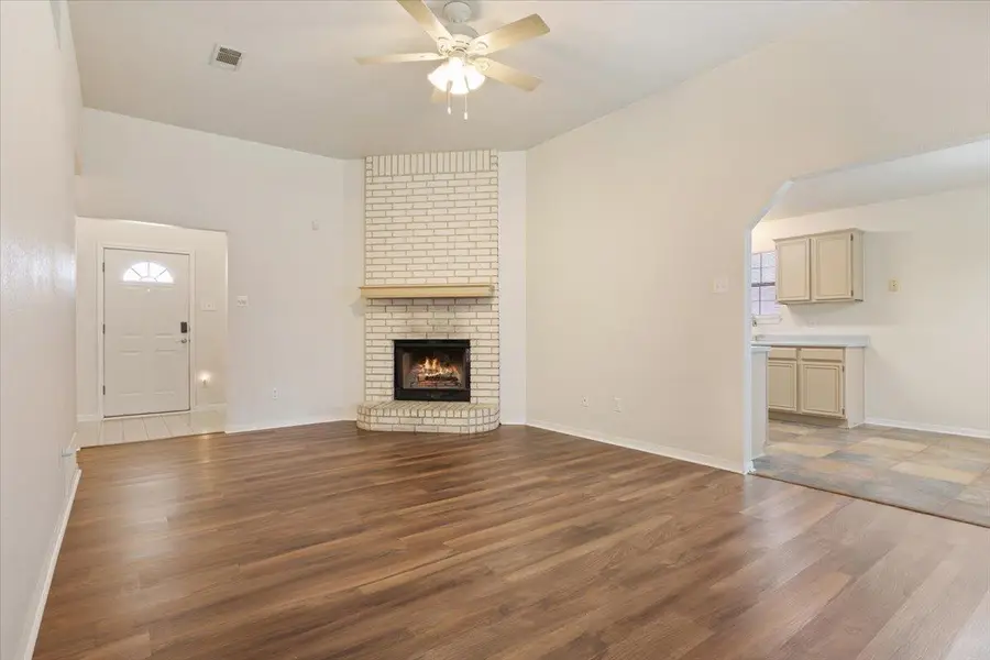 204 Rodeo Cir, Copperas Cove, TX 76522 - Image #2