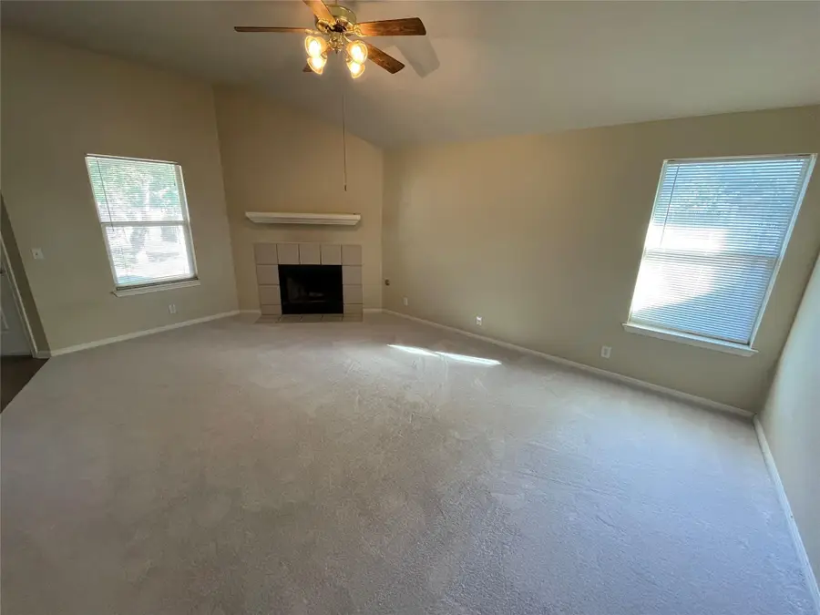 602 Losoya Ct, Hutto, TX 78634 - Image #2