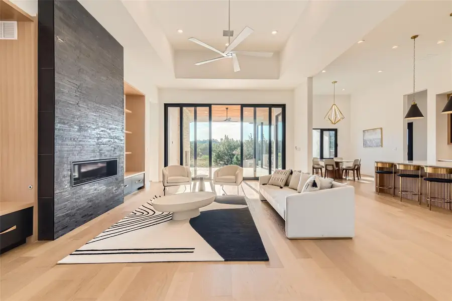 8701 Rollins Dr, Austin, TX 78738 - #2