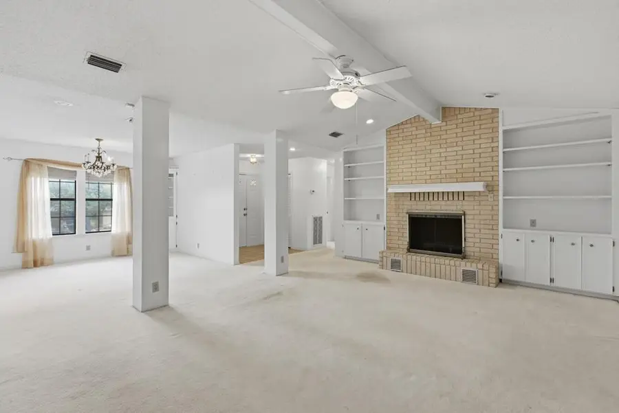 205 Sunshine Dr, Georgetown, TX 78628 - Image #2