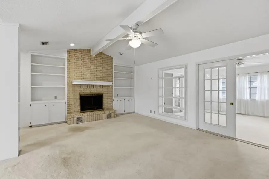 205 Sunshine Dr, Georgetown, TX 78628 - Image #3