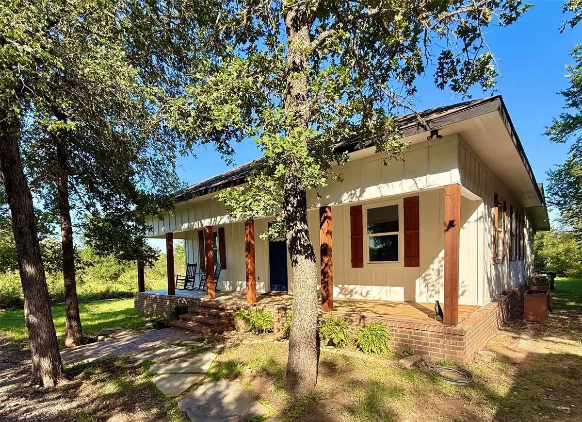 739 Pleasant Grove Rd, Elgin, TX 78621 - #1