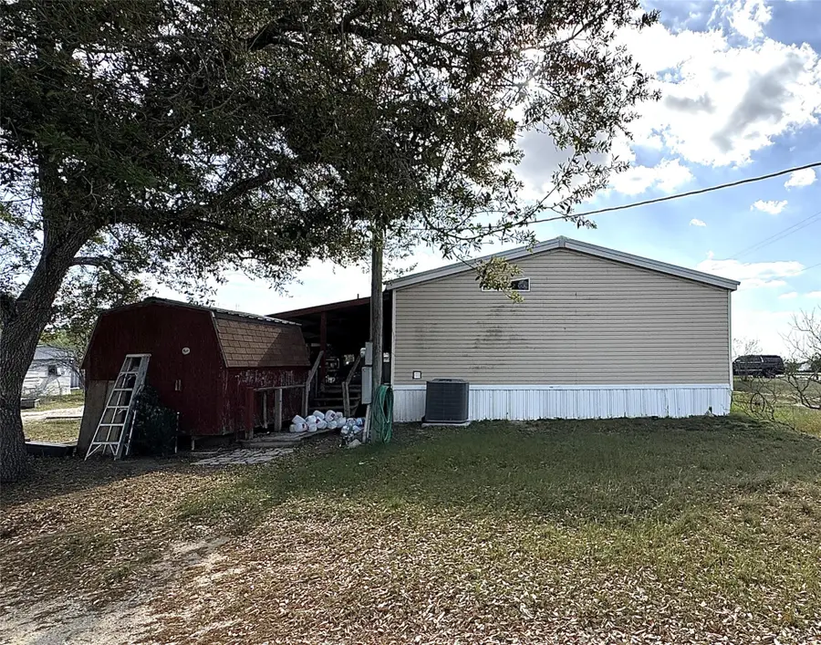 1255 Mount Pleasant Rd, Kingsbury, TX 78638 - #2