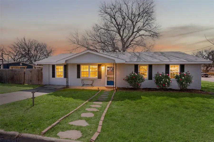 801 E Johnson St, Burnet, TX 78611 - #2