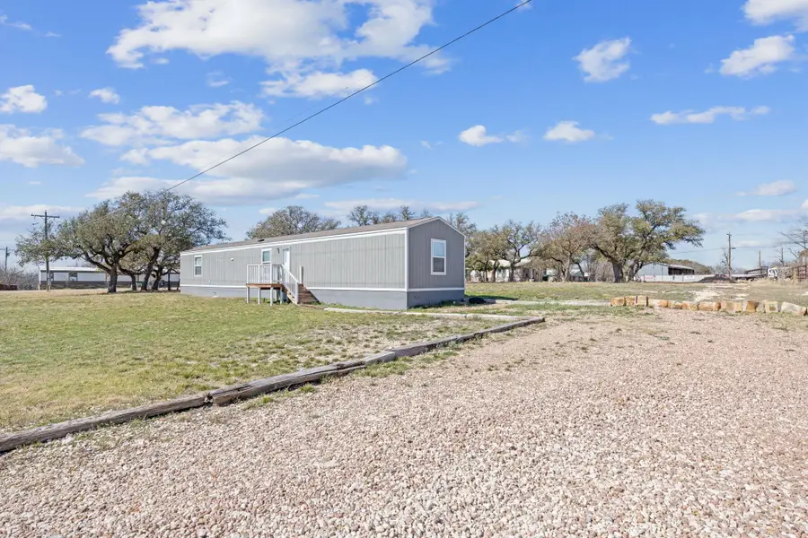 606 W Lampasas St, Lometa, TX 76853 - #3