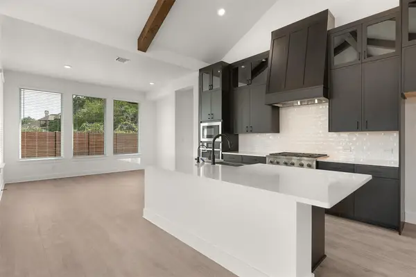 2105 Tobiano Trce, Georgetown, TX 78633