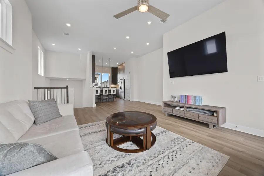 8 Doverland Dr, Austin, TX 78738 - #3